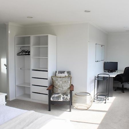 5-Min Walk To Village - Havelock North Holiday Home With Spa Pool Екстериор снимка