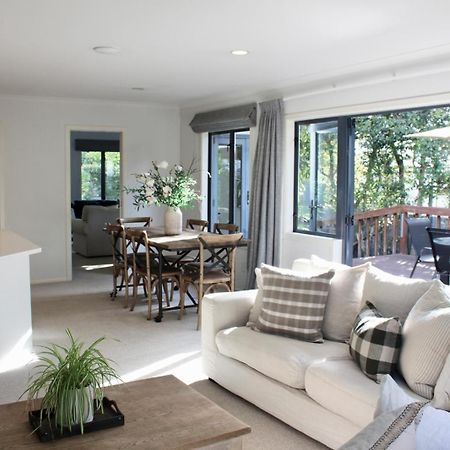 5-Min Walk To Village - Havelock North Holiday Home With Spa Pool Екстериор снимка