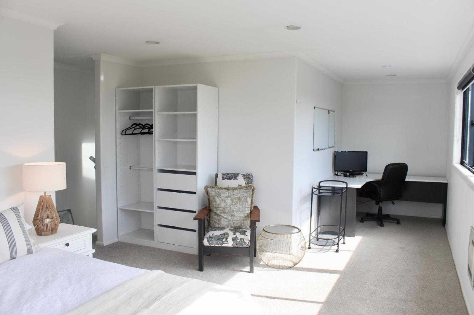5-Min Walk To Village - Havelock North Holiday Home With Spa Pool Екстериор снимка