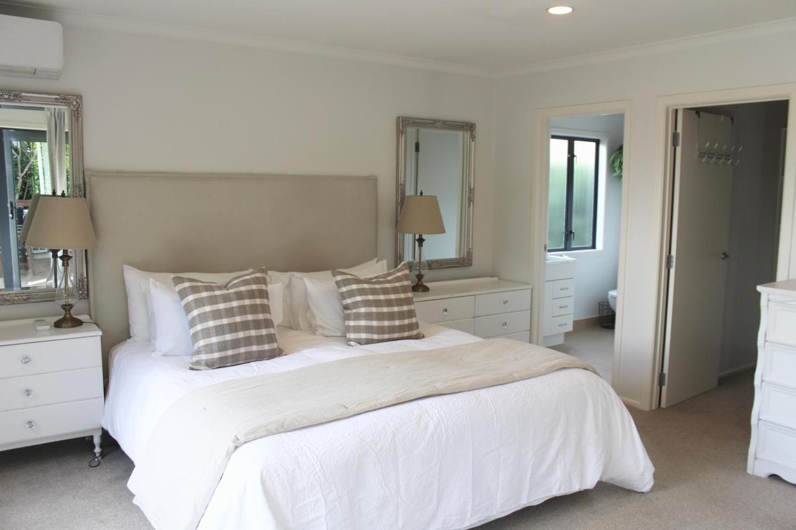 5-Min Walk To Village - Havelock North Holiday Home With Spa Pool Екстериор снимка
